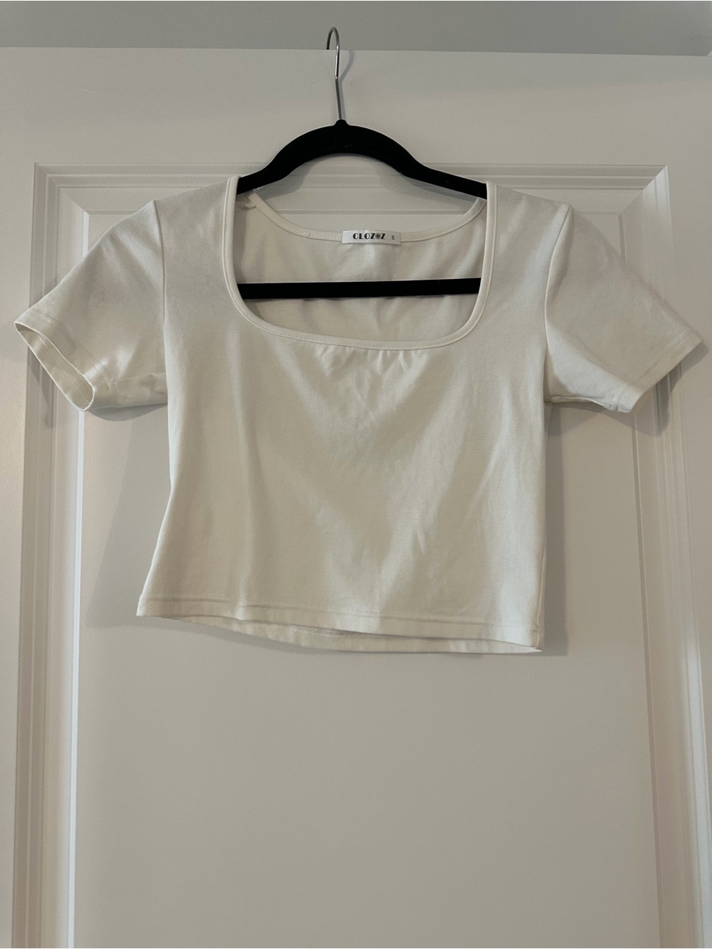 White Scoop Neck Crop Top